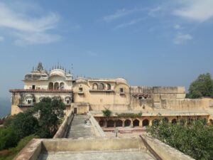 अलवर में घूमने की जगह और इतिहास |Alwar Me Ghoomne Ki Jagah Or Itihaas